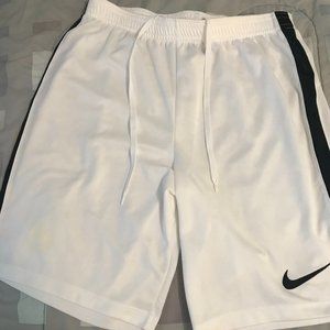 ATHLETIC WHITE NIKE SHORTS, NWOT
